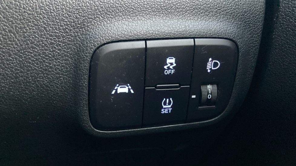 Hyundai i10 1.0 MPi SE Connect 5dr Petrol Hatchback - Image 23