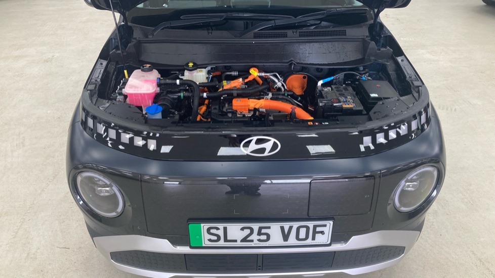 Hyundai INSTER 85kW 02 49kWh 5dr Auto Electric Hatchback - Image 8