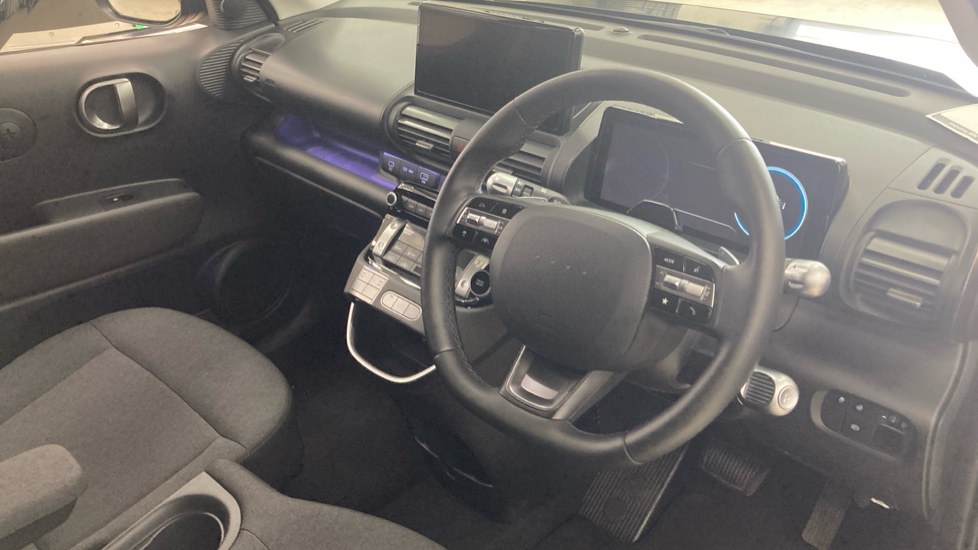 Hyundai INSTER 85kW 02 49kWh 5dr Auto Electric Hatchback - Image 11