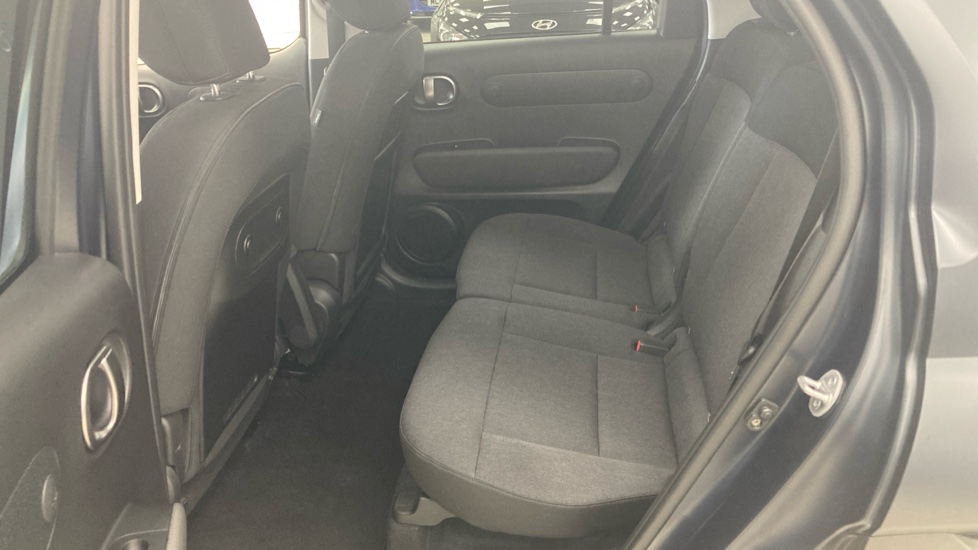 Hyundai INSTER 85kW 02 49kWh 5dr Auto Electric Hatchback - Image 16