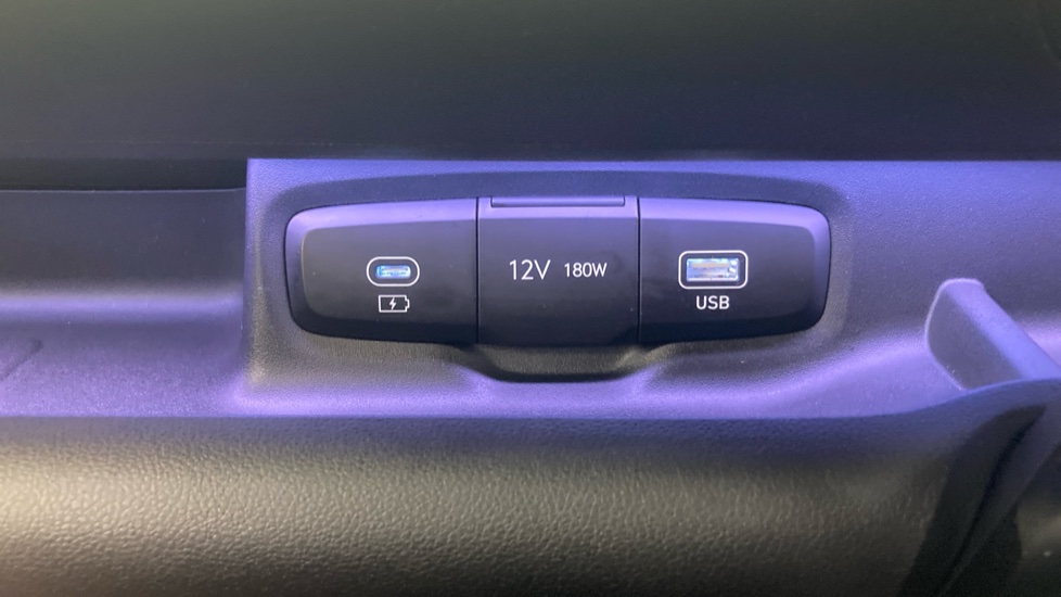 Hyundai INSTER 85kW 02 49kWh 5dr Auto Electric Hatchback - Image 31