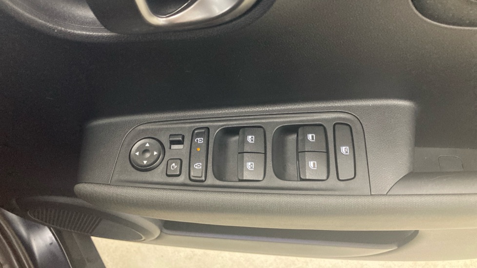 Hyundai INSTER 85kW 02 49kWh 5dr Auto Electric Hatchback - Image 33