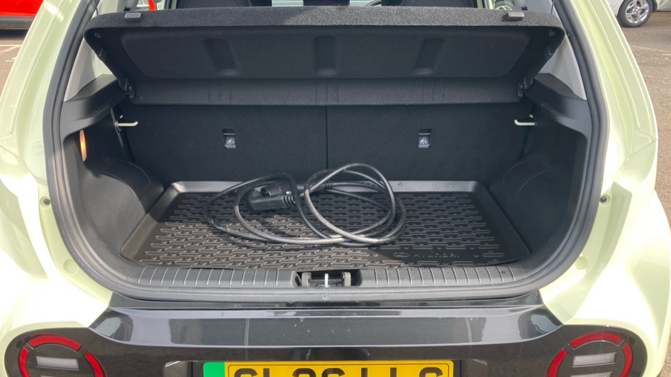 Hyundai INSTER 85kW 01 49kWh 5dr Auto Electric Hatchback - Image 4