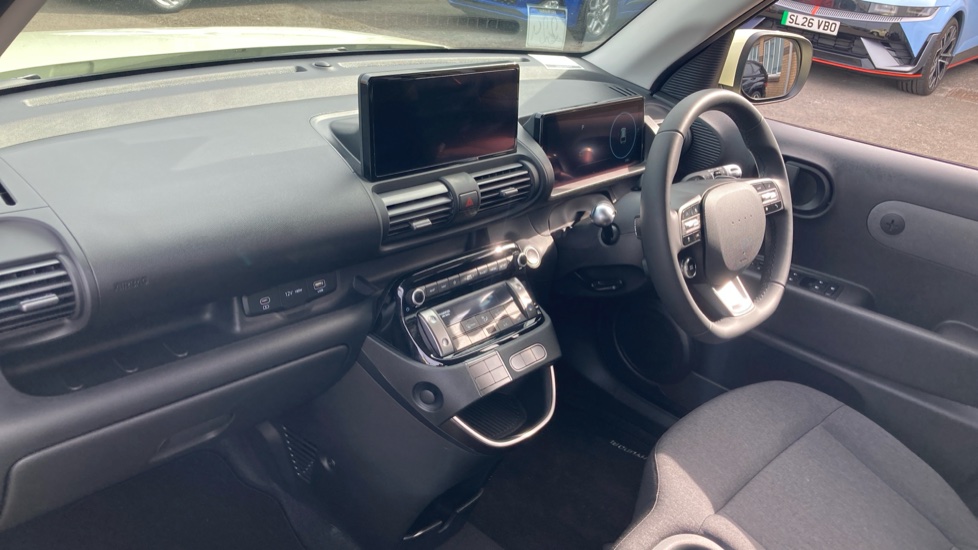 Hyundai INSTER 85kW 01 49kWh 5dr Auto Electric Hatchback - Image 9
