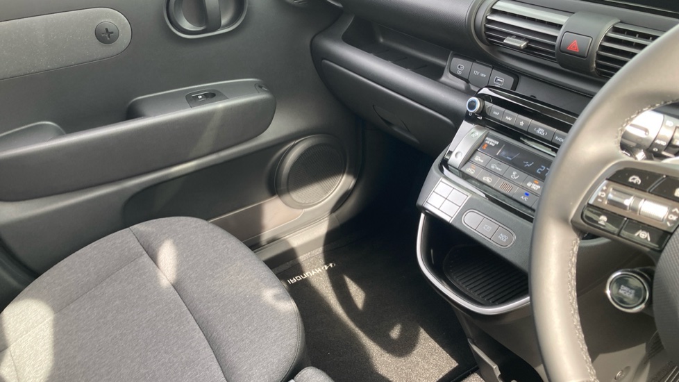 Hyundai INSTER 85kW 01 49kWh 5dr Auto Electric Hatchback - Image 14