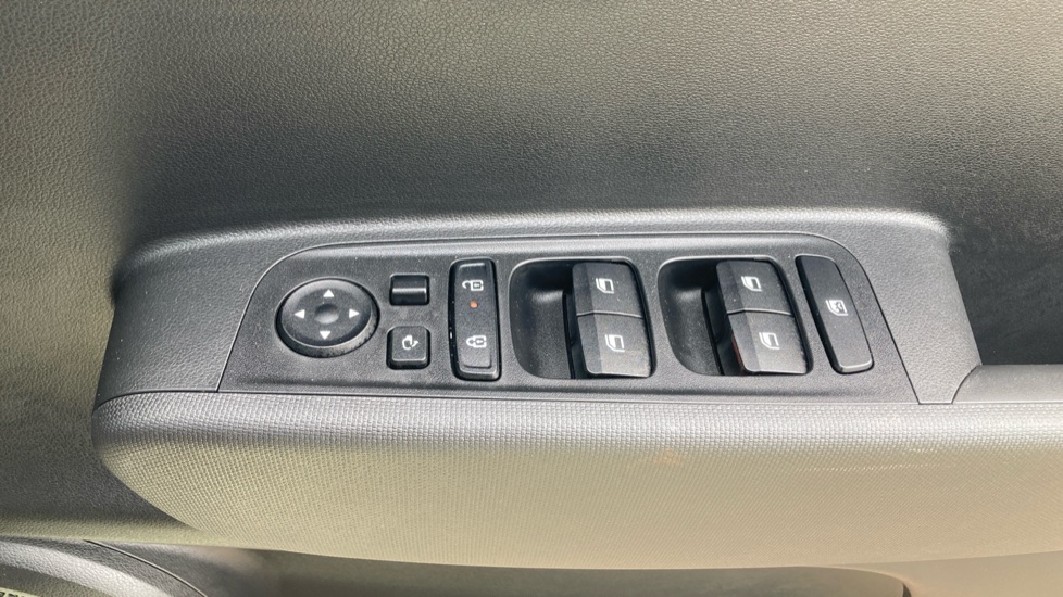 Hyundai INSTER 85kW 01 49kWh 5dr Auto Electric Hatchback - Image 34