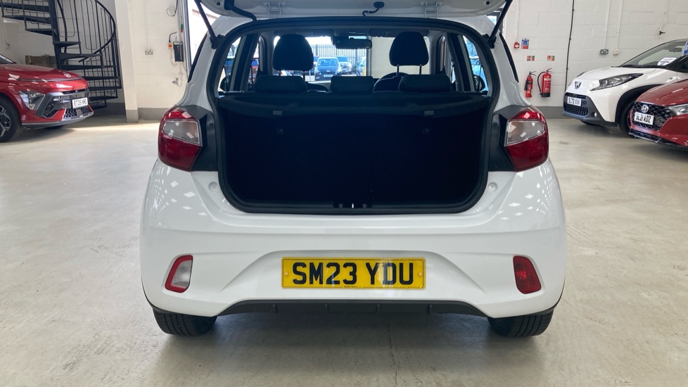 Hyundai i10 1.2 MPi SE Connect 5dr Auto Petrol Hatchback - Image 4
