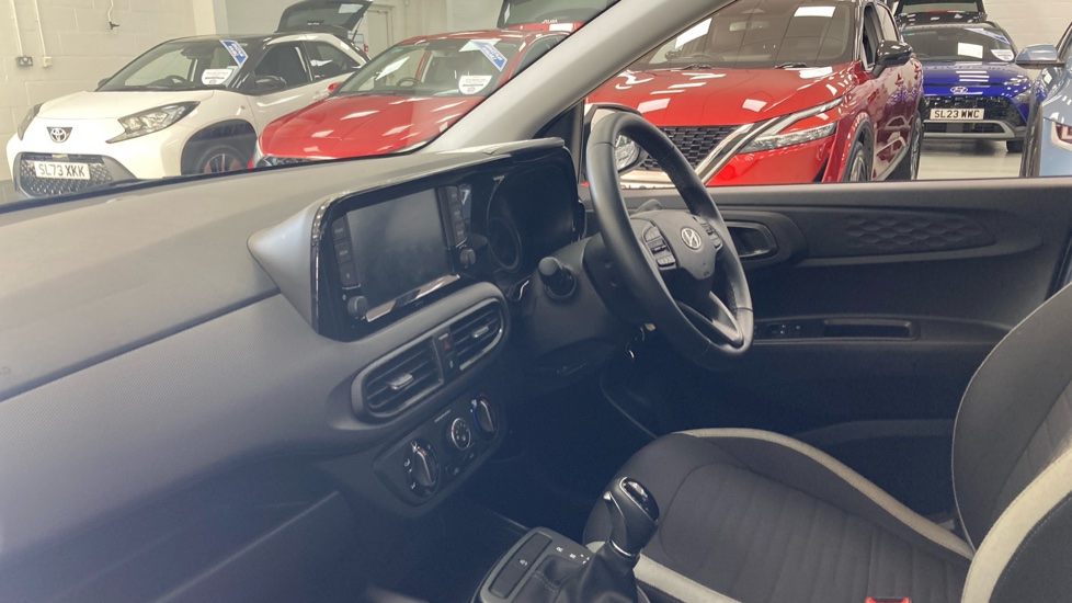 Hyundai i10 1.2 MPi SE Connect 5dr Auto Petrol Hatchback - Image 9