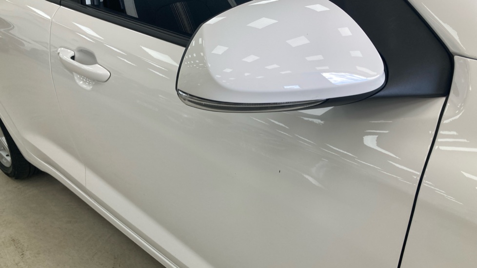Hyundai i10 1.2 MPi SE Connect 5dr Auto Petrol Hatchback - Image 31