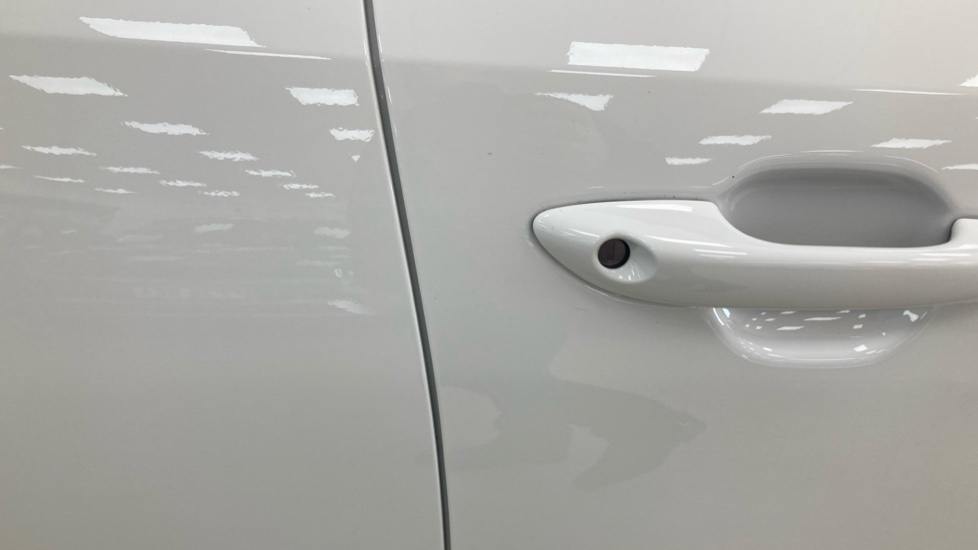 Hyundai i10 1.2 MPi SE Connect 5dr Auto Petrol Hatchback - Image 32