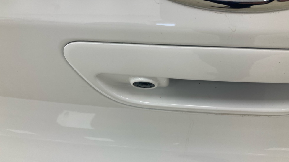 Hyundai i10 1.2 MPi SE Connect 5dr Auto Petrol Hatchback - Image 34