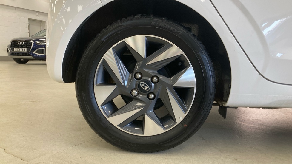Hyundai i10 1.0 [63] Advance 5dr [Nav] Petrol Hatchback - Image 7
