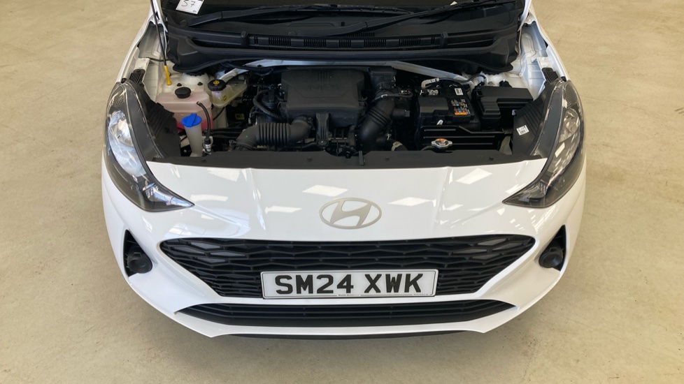 Hyundai i10 1.0 [63] Advance 5dr [Nav] Petrol Hatchback - Image 8