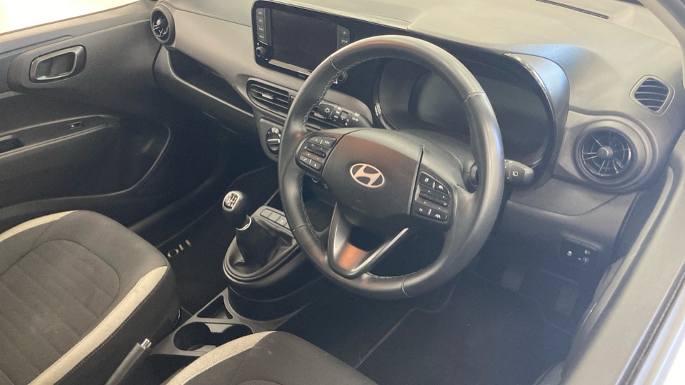 Hyundai i10 1.0 [63] Advance 5dr [Nav] Petrol Hatchback - Image 11