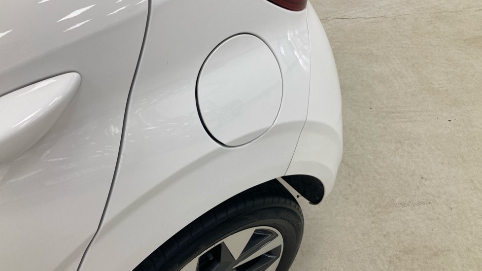 Hyundai i10 1.0 [63] Advance 5dr [Nav] Petrol Hatchback - Image 26