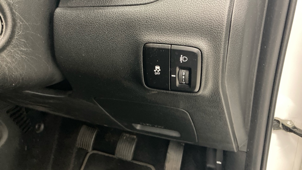 Hyundai i10 1.0 [63] Advance 5dr [Nav] Petrol Hatchback - Image 40