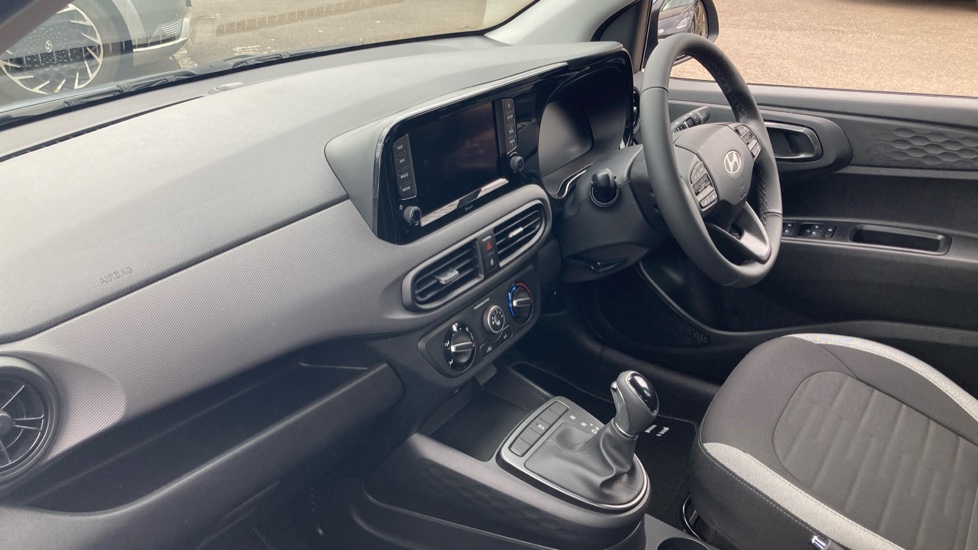 Hyundai i10 1.0 [63] Advance 5dr Auto [Nav] Petrol Hatchback - Image 9