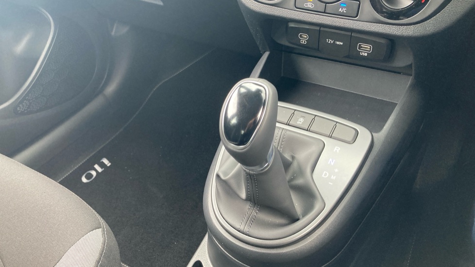 Hyundai i10 1.0 [63] Advance 5dr Auto [Nav] Petrol Hatchback - Image 13