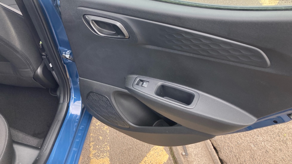 Hyundai i10 1.0 [63] Advance 5dr Auto [Nav] Petrol Hatchback - Image 28