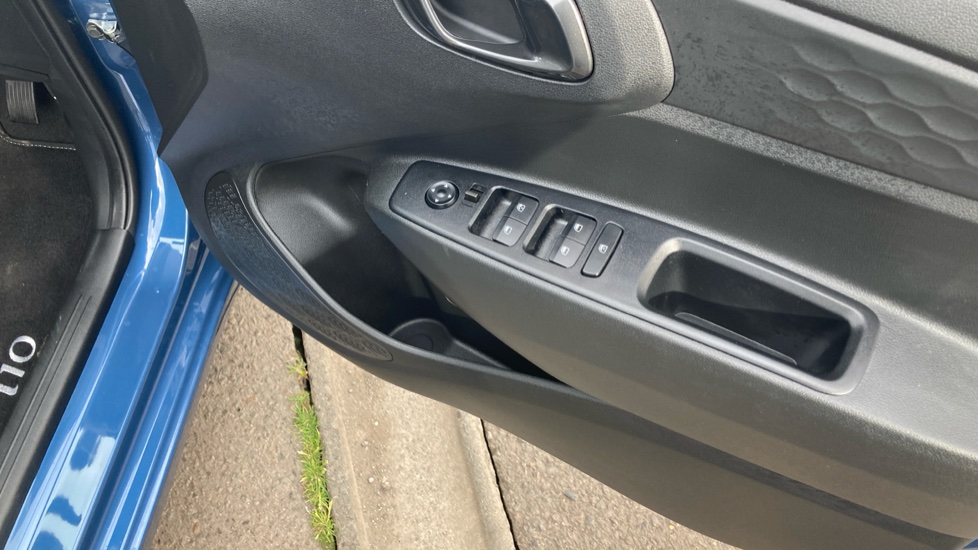 Hyundai i10 1.0 [63] Advance 5dr Auto [Nav] Petrol Hatchback - Image 35