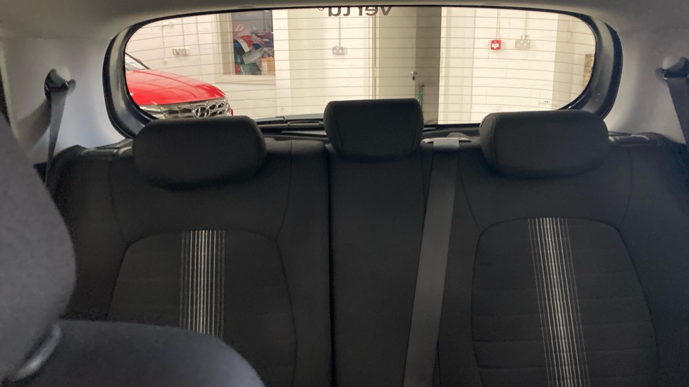 Hyundai i10 1.0 [63] Advance 5dr Auto [Nav] Petrol Hatchback - Image 15