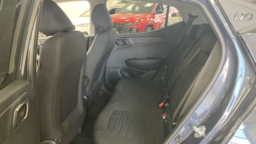 Hyundai i10 1.0 [63] Advance 5dr Auto [Nav] Petrol Hatchback - Image 16
