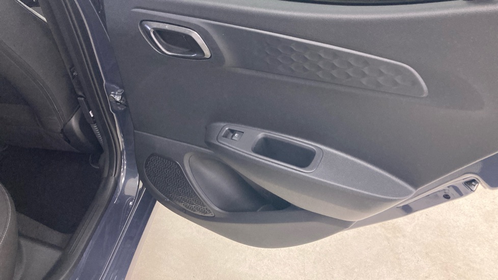 Hyundai i10 1.0 [63] Advance 5dr Auto [Nav] Petrol Hatchback - Image 29