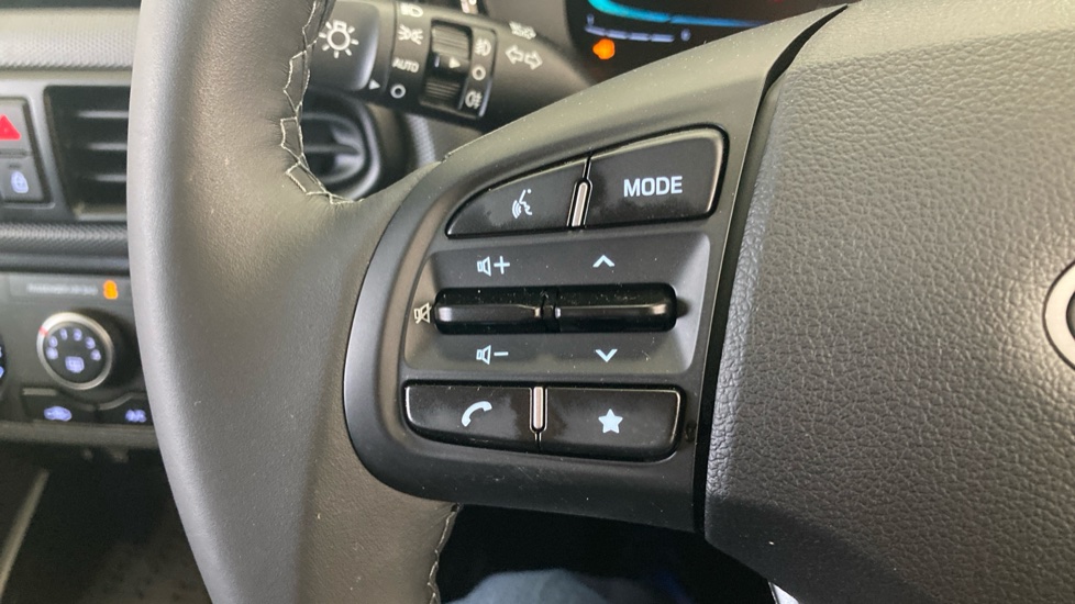 Hyundai i10 1.0 [63] Advance 5dr Auto [Nav] Petrol Hatchback - Image 41