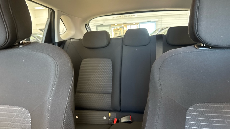 Hyundai i20 1.0T GDi 48V MHD SE Connect 5dr Petrol Hatchback - Image 15