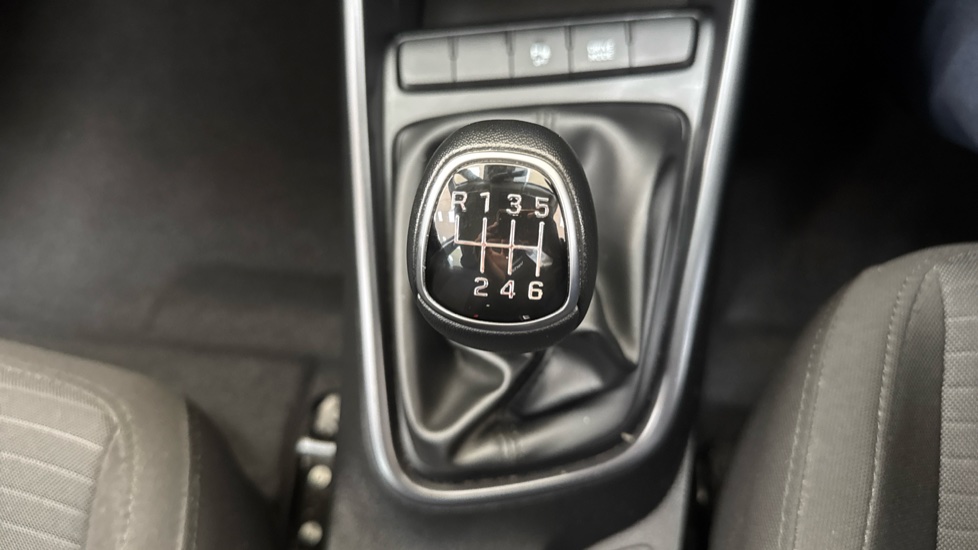 Hyundai i20 1.0T GDi 48V MHD SE Connect 5dr Petrol Hatchback - Image 27