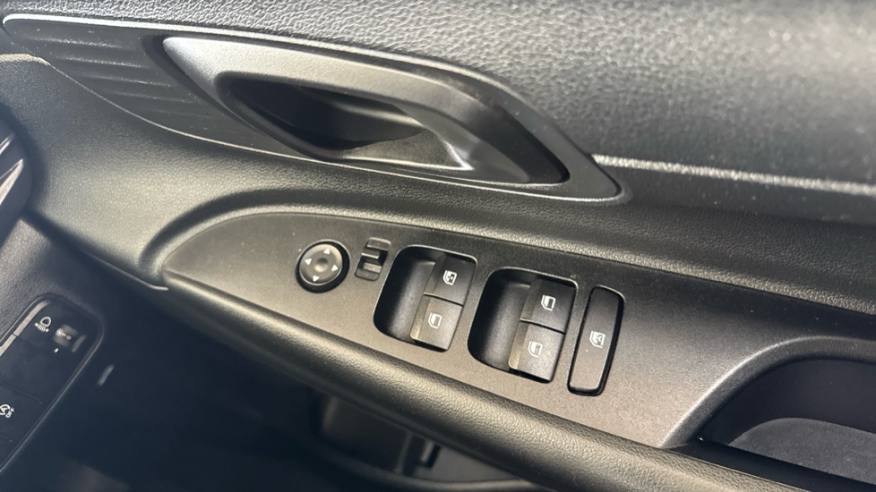 Hyundai i20 1.0T GDi 48V MHD SE Connect 5dr Petrol Hatchback - Image 34