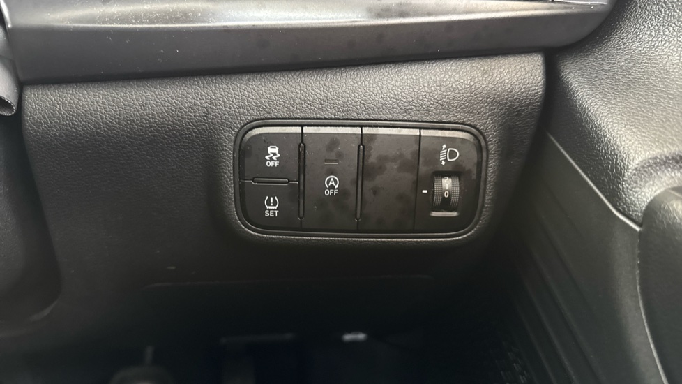 Hyundai i20 1.0T GDi 48V MHD SE Connect 5dr Petrol Hatchback - Image 35