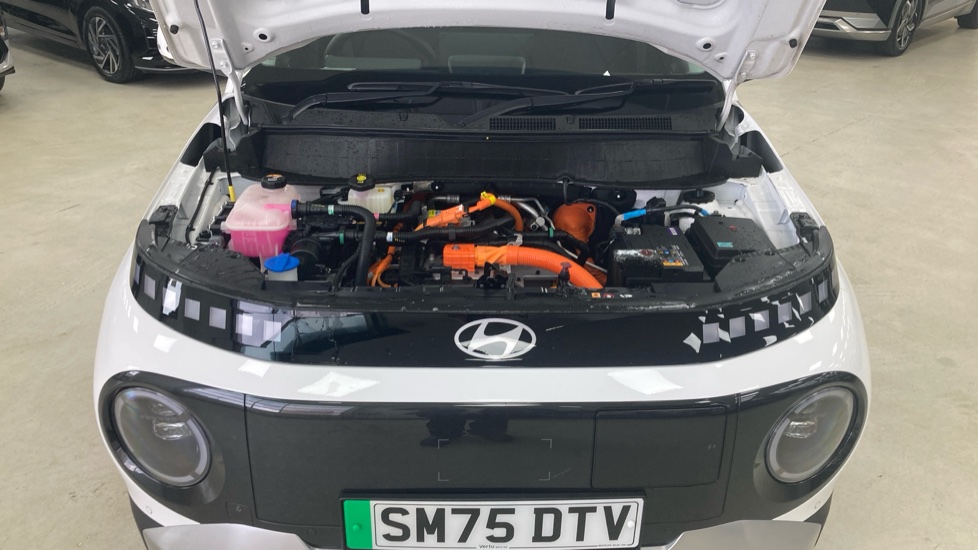 Hyundai INSTER 85kW 02 49kWh 5dr Auto Electric Hatchback - Image 8