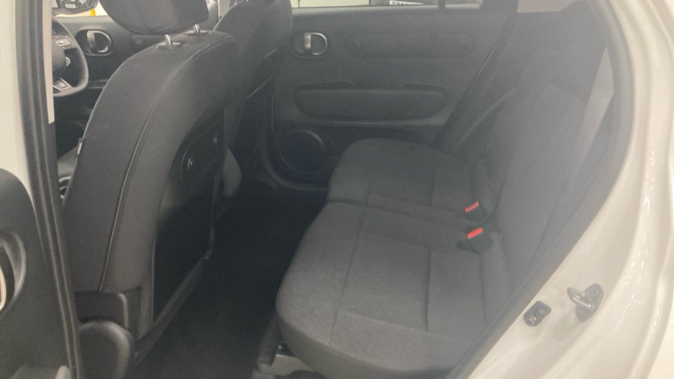 Hyundai INSTER 85kW 02 49kWh 5dr Auto Electric Hatchback - Image 16