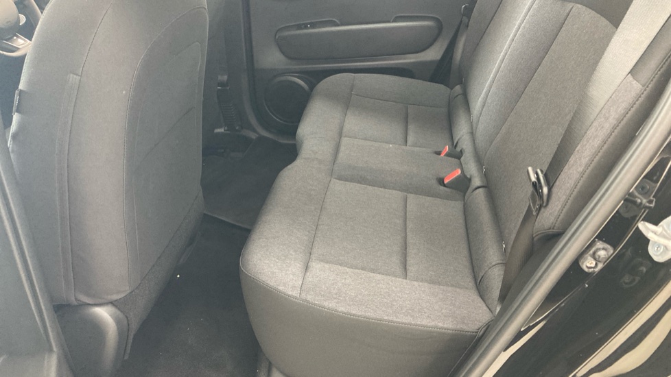 Hyundai INSTER 85kW 01 49kWh 5dr Auto Electric Hatchback - Image 16