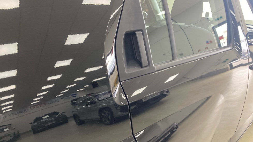 Hyundai INSTER 85kW 01 49kWh 5dr Auto Electric Hatchback - Image 40