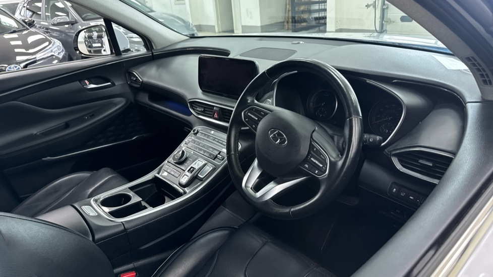 Hyundai SANTA FE 1.6 TGDi Hybrid Premium 5dr Auto Hybrid Estate - Image 11