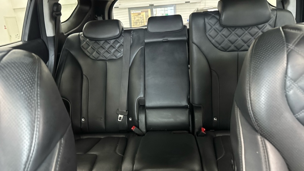Hyundai SANTA FE 1.6 TGDi Hybrid Premium 5dr Auto Hybrid Estate - Image 15