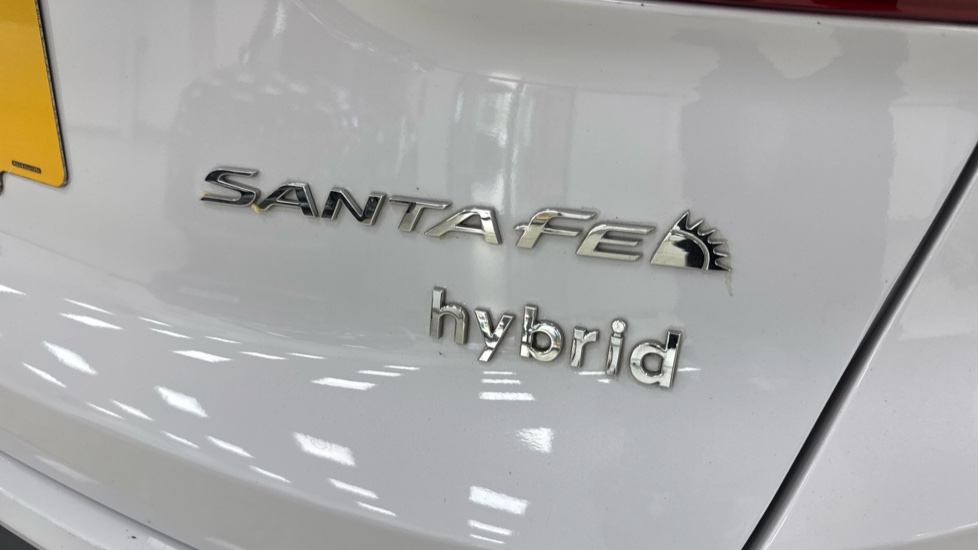 Hyundai SANTA FE 1.6 TGDi Hybrid Premium 5dr Auto Hybrid Estate - Image 36