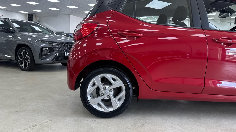 Hyundai i10 1.0 MPi SE Connect 5dr Petrol Hatchback - Image 7