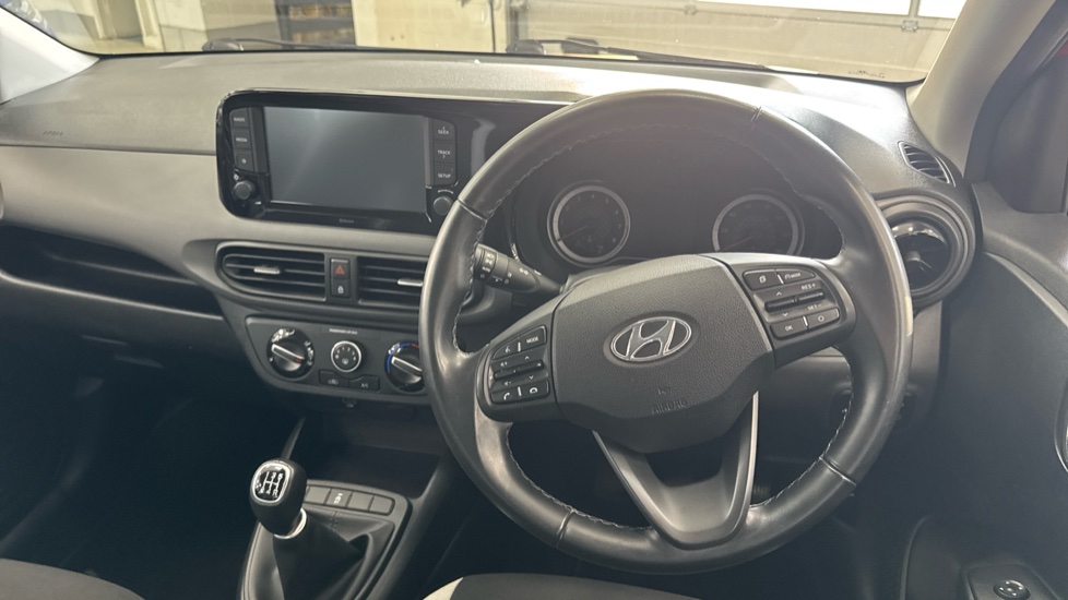 Hyundai i10 1.0 MPi SE Connect 5dr Petrol Hatchback - Image 10