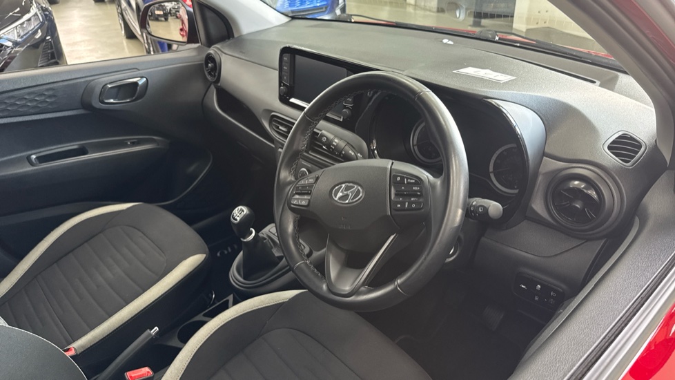 Hyundai i10 1.0 MPi SE Connect 5dr Petrol Hatchback - Image 11