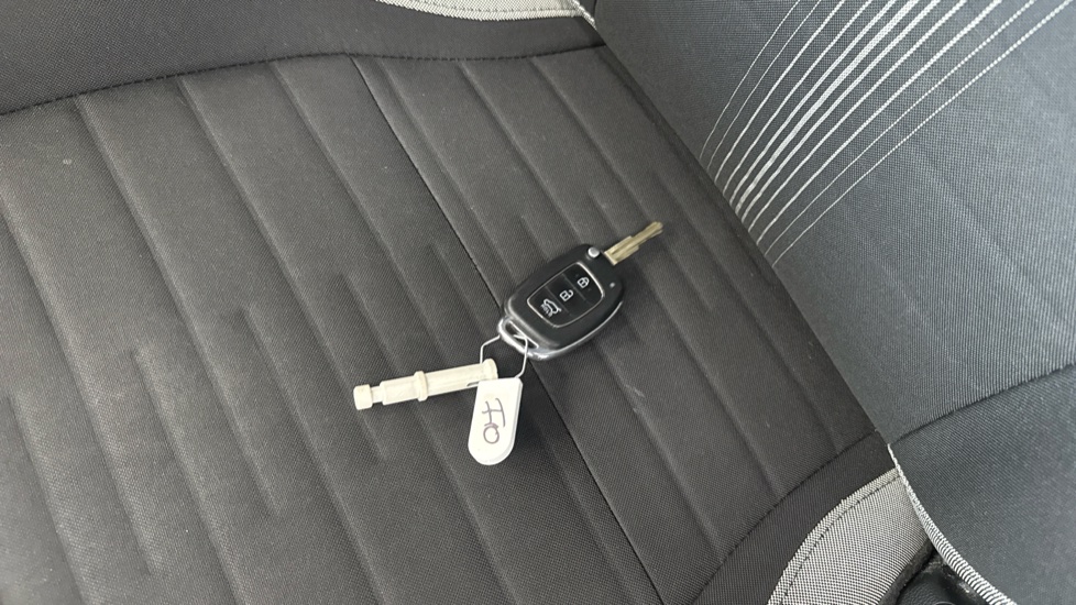 Hyundai i10 1.0 MPi SE Connect 5dr Petrol Hatchback - Image 20