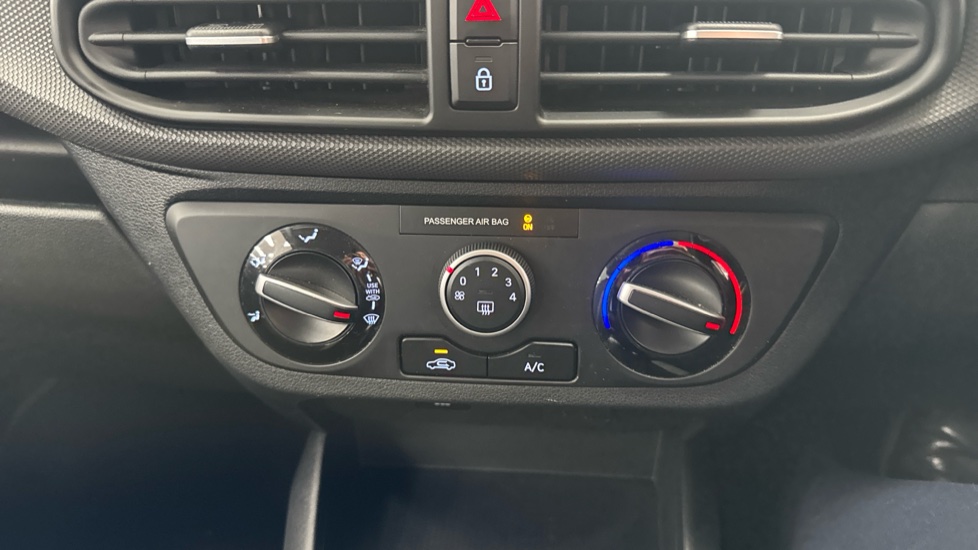 Hyundai i10 1.0 MPi SE Connect 5dr Petrol Hatchback - Image 25