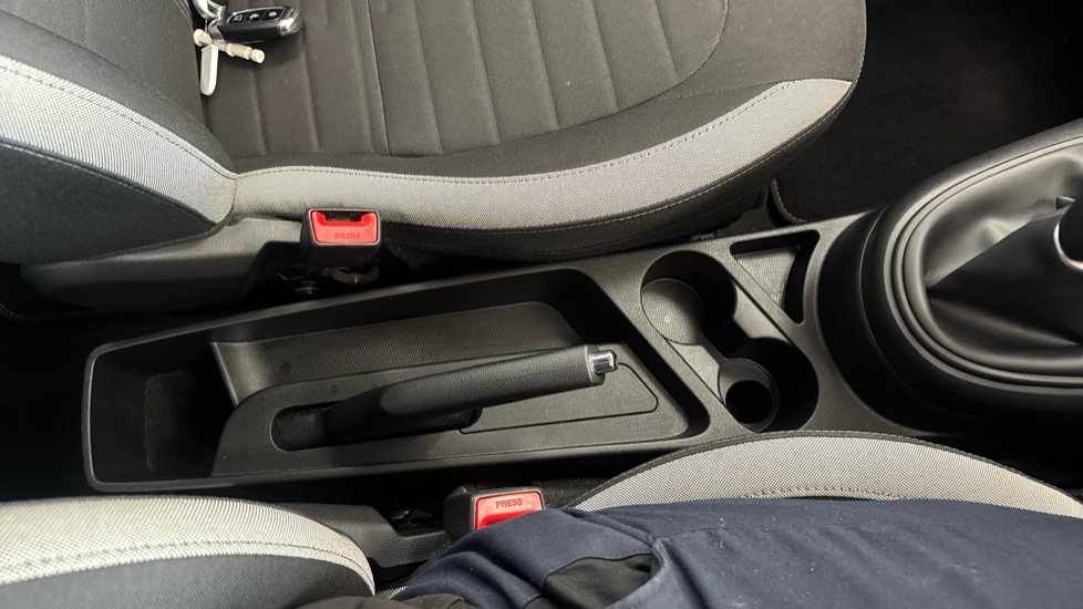 Hyundai i10 1.0 MPi SE Connect 5dr Petrol Hatchback - Image 27