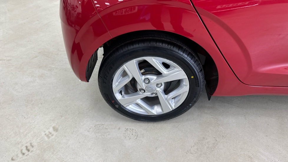 Hyundai i10 1.0 MPi SE Connect 5dr Petrol Hatchback - Image 35