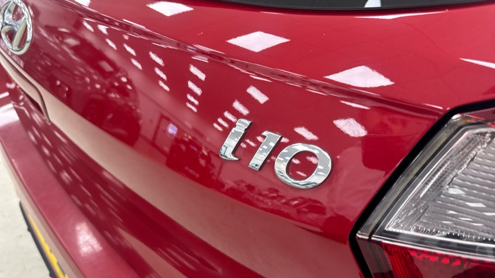 Hyundai i10 1.0 MPi SE Connect 5dr Petrol Hatchback - Image 37