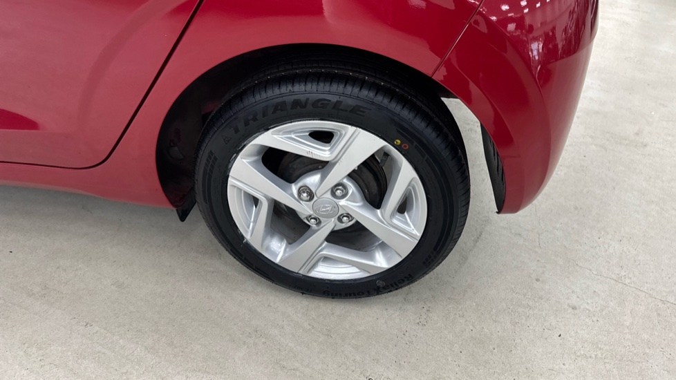Hyundai i10 1.0 MPi SE Connect 5dr Petrol Hatchback - Image 41