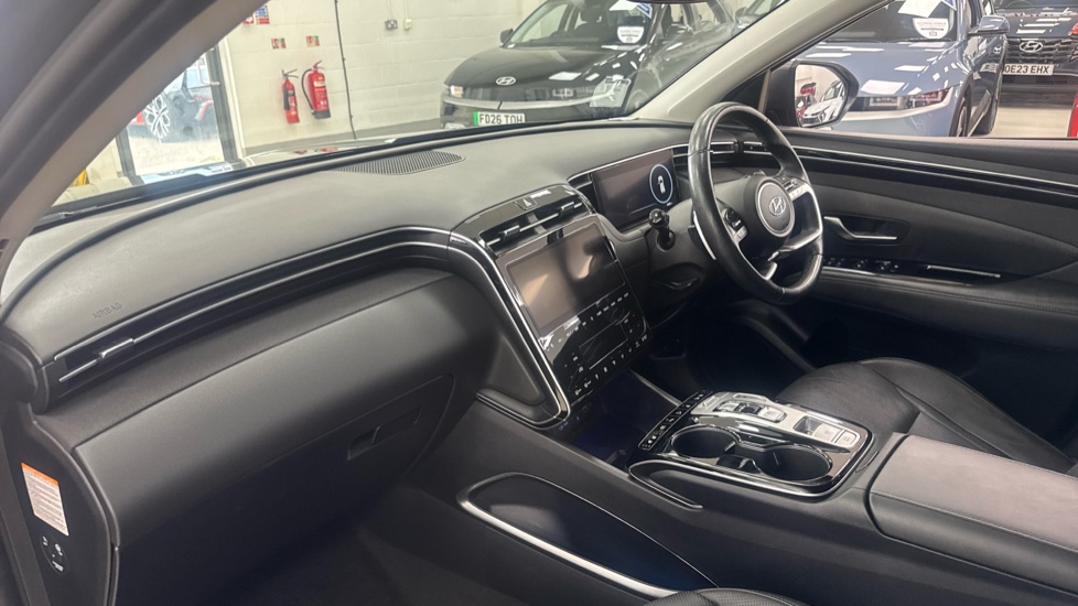Hyundai TUCSON 1.6 TGDi Plug-in Hybrid Ultimate 5dr 4WD Auto Estate - Image 9