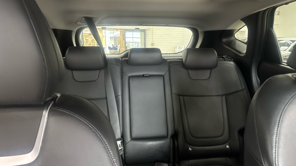 Hyundai TUCSON 1.6 TGDi Plug-in Hybrid Ultimate 5dr 4WD Auto Estate - Image 15